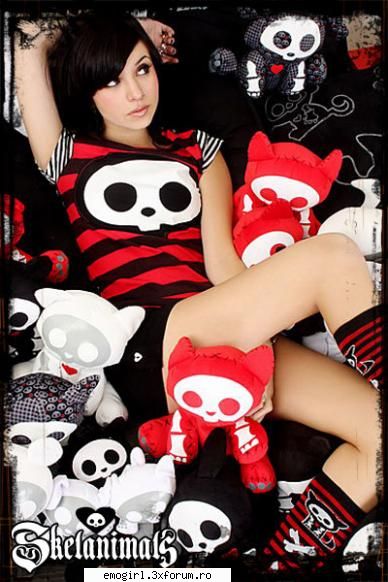 sall  :hi: sunt 9 pe :rusine:   :rusine:   :rusine: emo me!!x_x