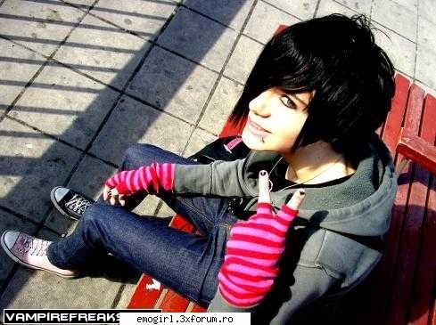 :rotfl:  :nebun:  :rotfl: ..nice ;) emo boys