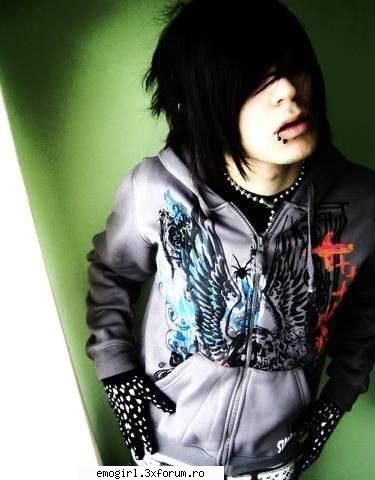 hy....i'm n3w :rusine: ......... emo boys