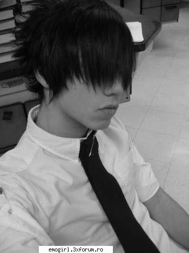 :nebun:  hehe emo boys