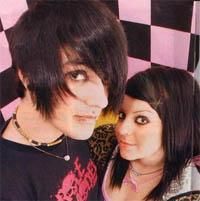 sal sunt noua pun si eu niste poze cu emo boysxxx :hi:  :d  ;) emo boys