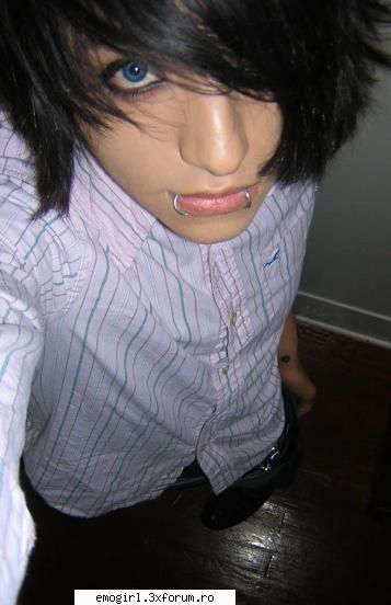 aici puneti poze qu emo boys :nebun:  :nebun: emo boys