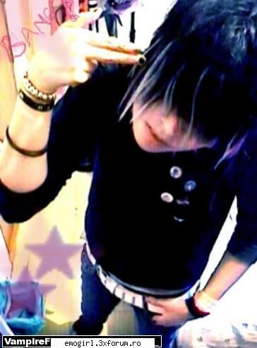 c mai face loomea d p aici?(:| my moood woke up!!! :zzz:  :d  :(  =( emo boys