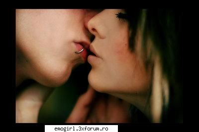dar aia nu e emo :rolleyes: emo love