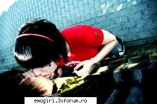 ^ kiss
v kiss emo love