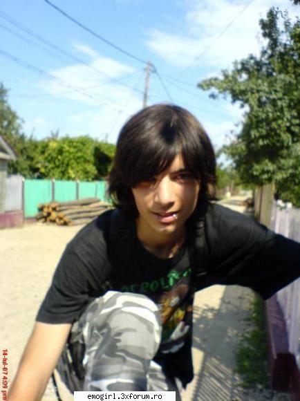 Emo Love - si eu pe la tzara un pic :( - Emo