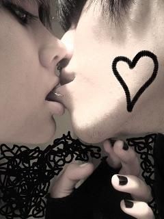 Emo Love - EmOoLyCYoOuS - Emo