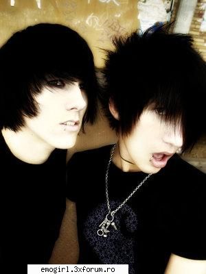 PoZe EmO - mumosi baieti si fezu - Emo