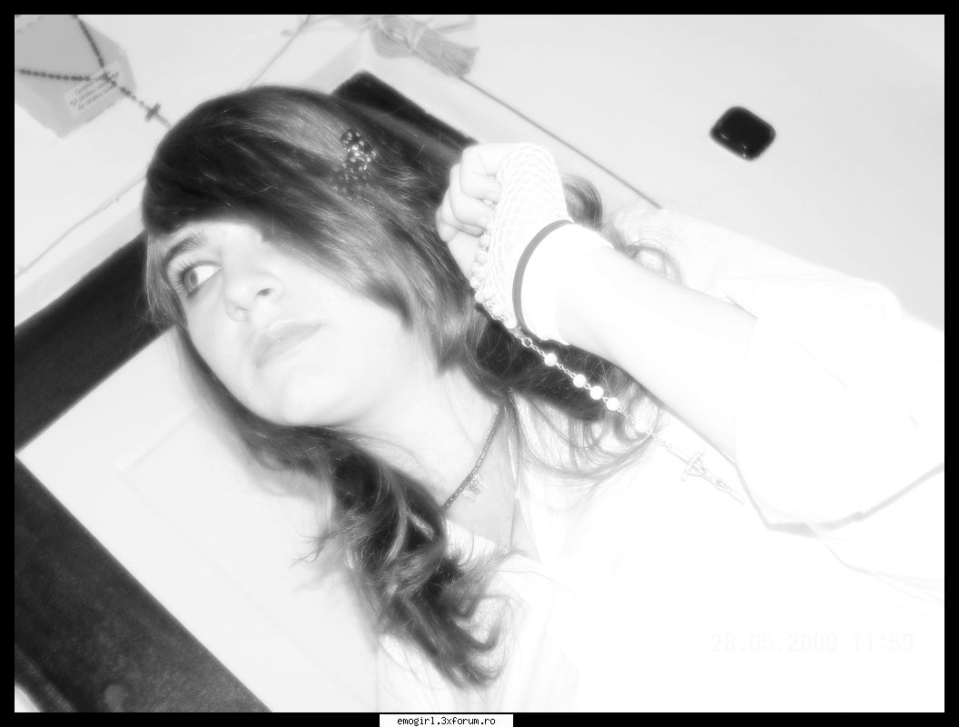 me ;)  :nod: poze emo
