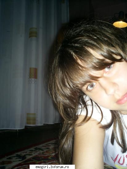 here i look so sweet and childish poze qu voi