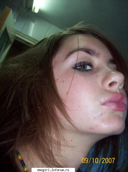one pic with me...(e cam veche,dar nah...)  :rusine: poze qu voi